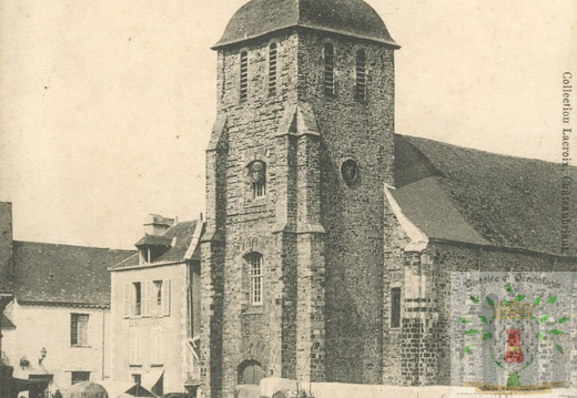 Grand-Fougeray - L'église et la place, un jour de marché